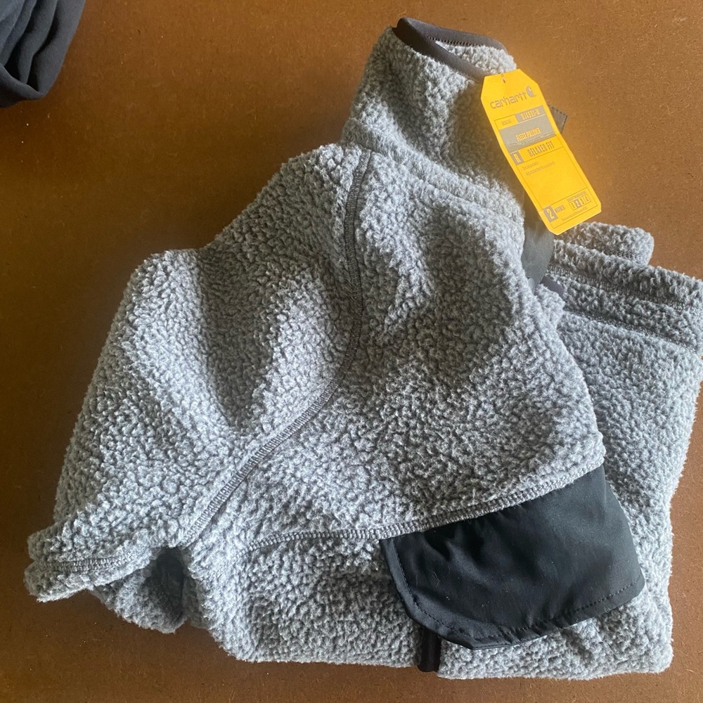 New size small 4 to 6 gray relax fit fleece pullover women’s